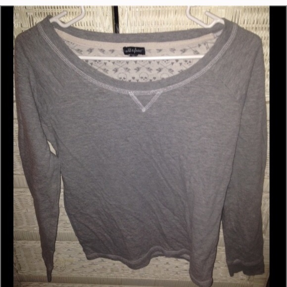Adorable brandy Melville over shoulder gray top - Picture 2 of 2